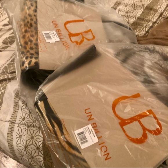 Un Billion Lara Zebra Print Tote NWT$110 - Picture 7 of 7